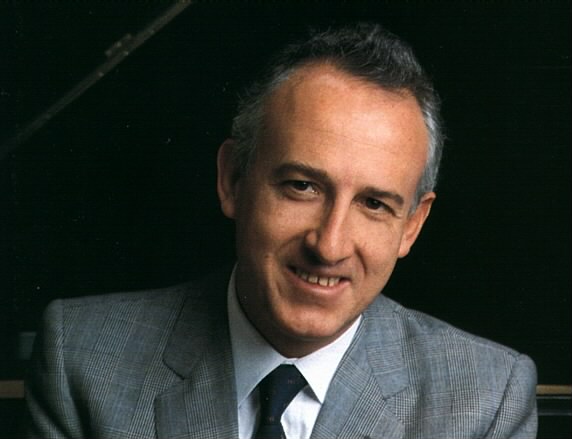 Maurizio Pollini Interview with Bruce Duffie . . . . .
